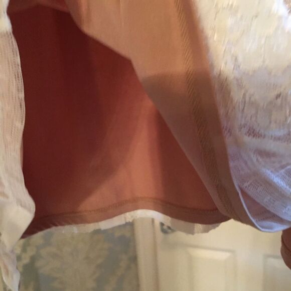 GORGEOUS WHITE BCBG with Nude Accents - Picture 5 of 8